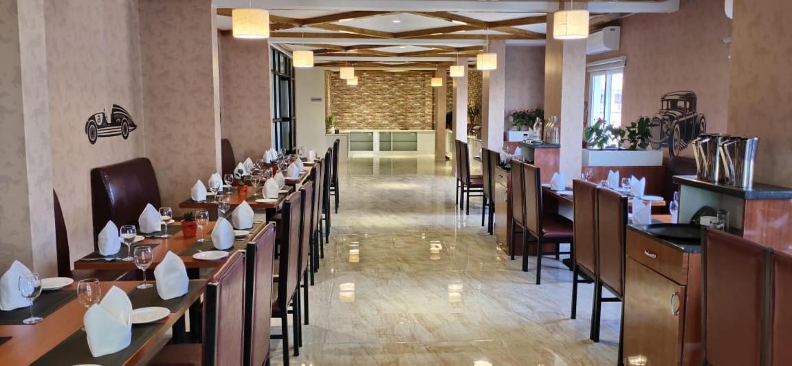 V One Hotel-Ambara Elite Bangalore Eksteriør bilde