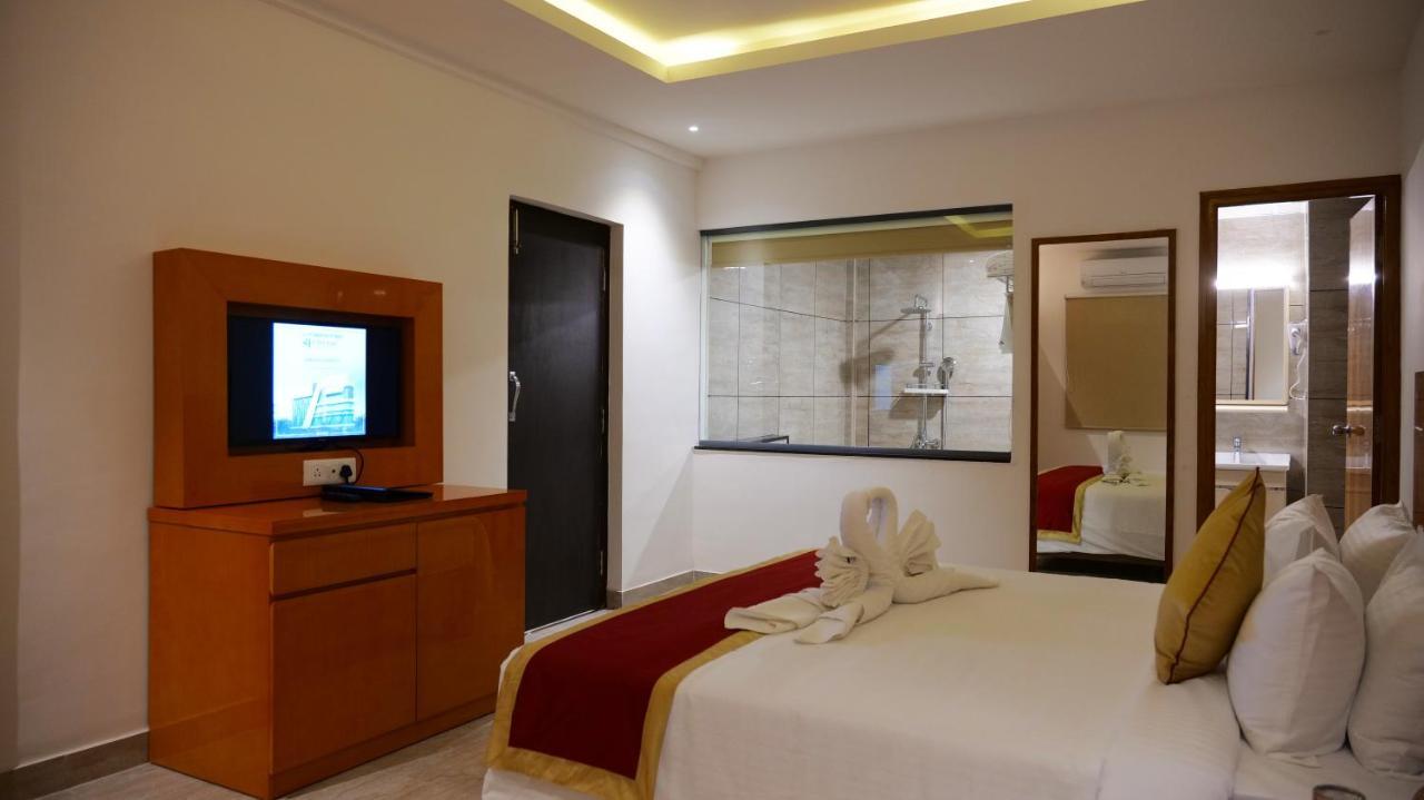 V One Hotel-Ambara Elite Bangalore Eksteriør bilde